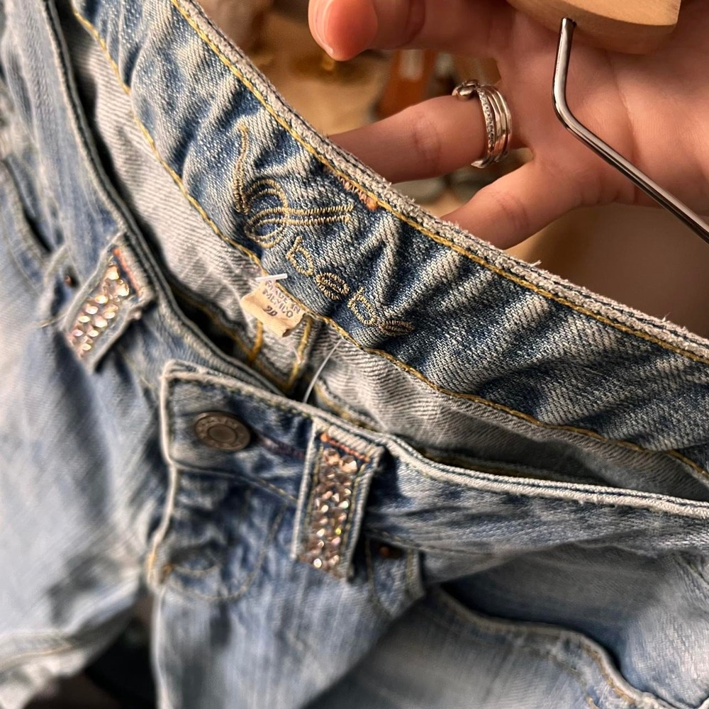 Bebe Y2K Low Rise Flare Jeans Pink Rhinestone Bedazzled Ripped Blue Denim 28 - Picture 6 of 6